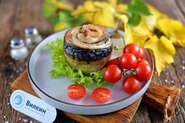 Baked mackerel roll with bacon