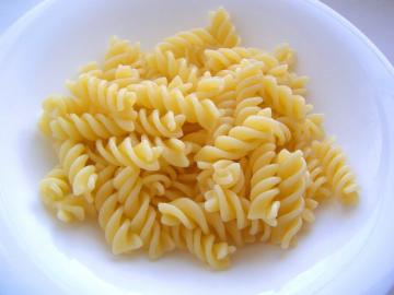 How to cook pasta in a microwave oven for 5 minutes