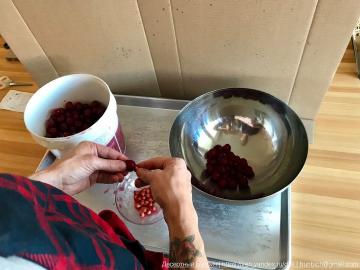 How to cook cherry jam and seedless problems