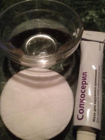 To prepare mask: water, cotton pads, and Dimexidum Solkoseril. 