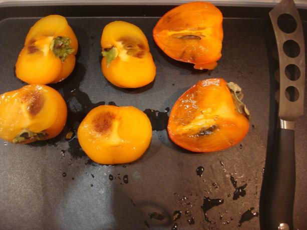 Picture taken by the author ( "viscosity" is completely gone, not frozen persimmon, which is right, too, was treated in a manner that will be described later)