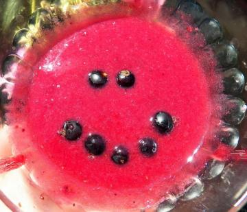 Delicious mousse blackcurrant for feeding skin collagen