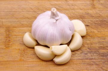 That treats the garlic?