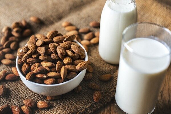 Almond milk has less protein. (Photo: Pixabay.com) 