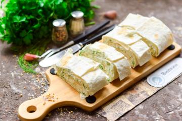 Lavash roll with cottage cheese and herbs