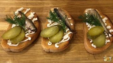 Sandwiches with sprats. three options