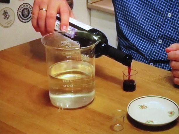 We show experience with wine in water