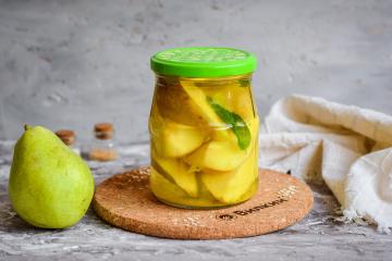 Pickled pears for the winter