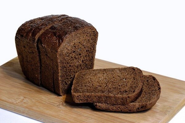 Scientists have found that both white and black bread are beneficial, but this depends on the characteristics of the body. (Photo: Pixabay.com)
