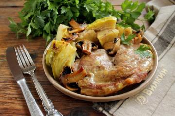 Cabbage with meat in the oven