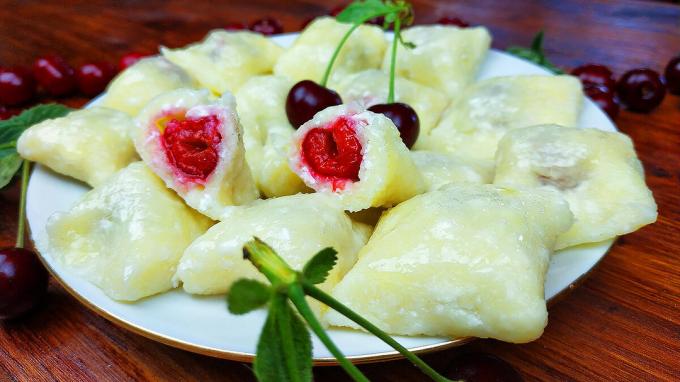 Dumplings with cherries