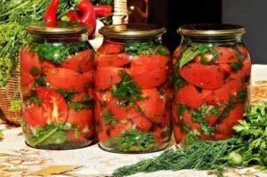 Sliced ​​tomatoes with herbs and garlic for the winter. favorite recipe