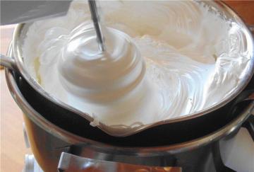 Cream Cake "wet meringue." without oil