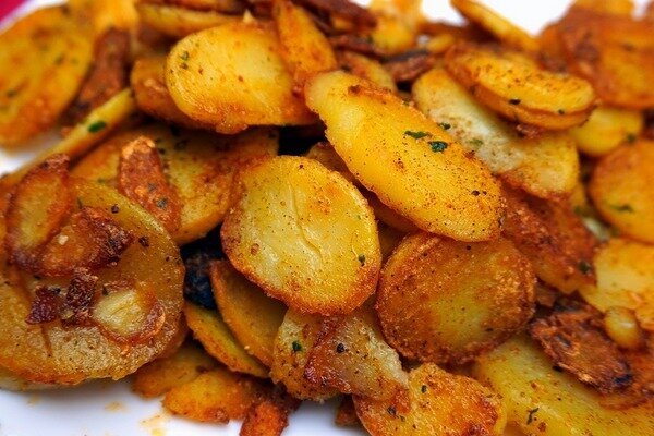 Fried potatoes are delicious, but eating them regularly can wreak havoc on the body. (Photo: Pixabay.com)