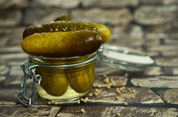 Taste - amazing! Dishes, which can and should be used cucumber pickle