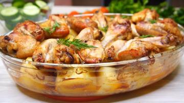 Potatoes with chicken wings. Often I cook dinner for the whole family.