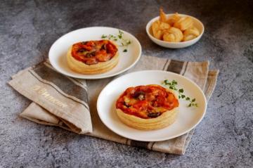 Puff pastry mini pizza