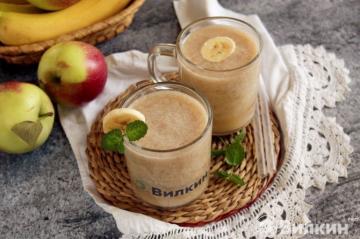 Apple and banana smoothie