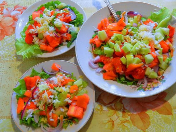 Antiparasitic evening salad. to which the worm is not happy!