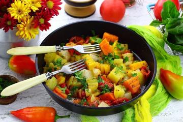 Oven vegetable stew with pumpkin