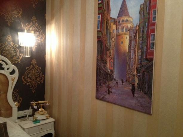 And the picture on the wall (the exact same tower, get it?)