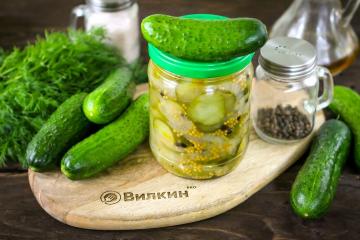 Canned cucumber salad for the winter