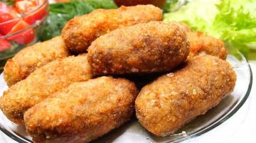 Cutlets with butter in