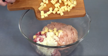 Simple homemade sausage with cheese