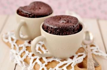 Chocolate cake in a mug. Cooked in a microwave oven for 5 minutes!