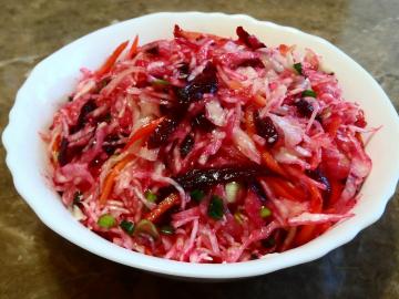 Salad "Kremlin Hrjapa" with beets and cabbage. My favorite recipe