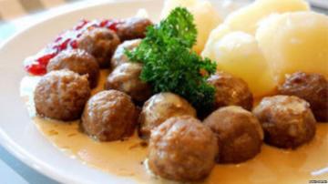 Meatballs in cream sauce in IKEA