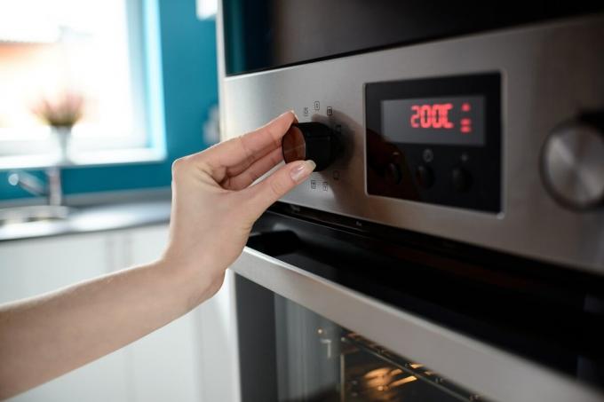 Preheat the oven beforehand. Photos - Yandex. Images