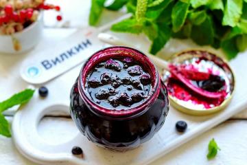 Blueberry jam "Pyatiminutka" for the winter