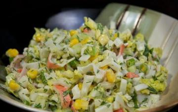 The most delicious cabbage salad with crab sticks!