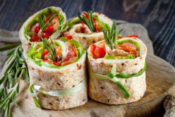 Roll from lavash. Simple and very tasty appetizer for the holiday table!