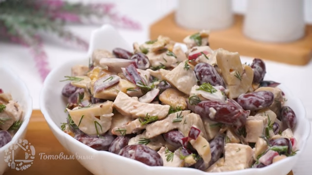 Guests will ask for more! The most delicious salad with beans and mushrooms.