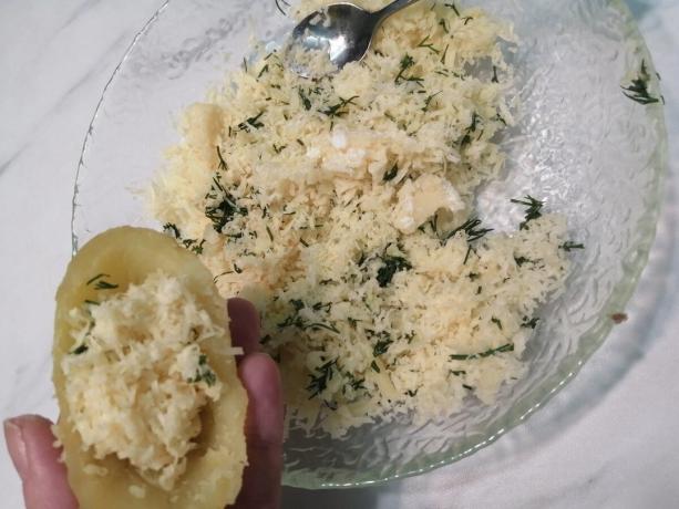 In the middle put potatoes grated cheese with herbs (in both halves)