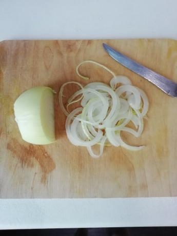 How delicious pickle onions in vinegar. My favorite recipe