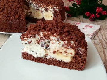 Cake "Mink mole". Chocolate cake, delicious sweet curd cream and bananas