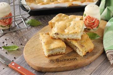 Jellied Pie with Rice and Canned Fish