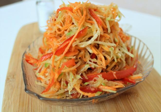 Korean salad with radish