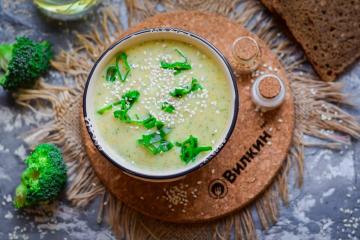 Broccoli puree soup