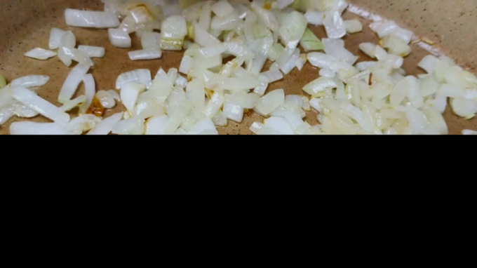 Onions in a frying pan