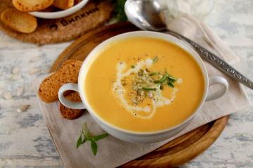 Creamy pumpkin soup with cream