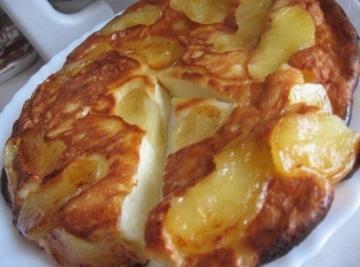 Cottage cheese and apple casserole. Delicate and airy