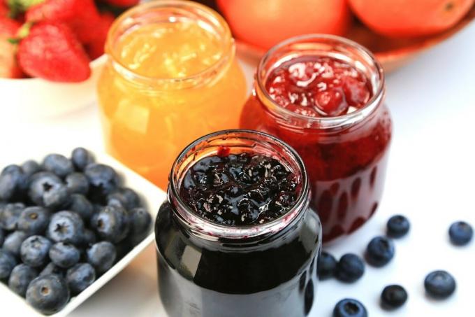 Jam, cooked correctly, easily stand for a few years. Photos - Yandex. Images