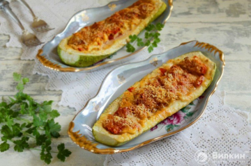 Zucchini baked with cheese in the oven