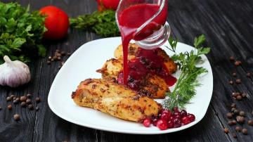 Chicken breast with cranberry sauce