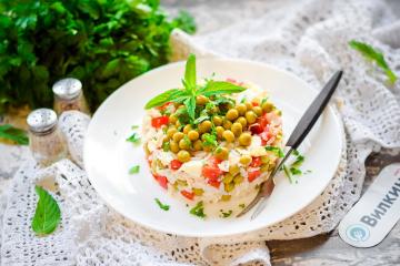 Canned green pea salad