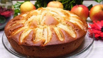 Quick Cake on kefir with apples